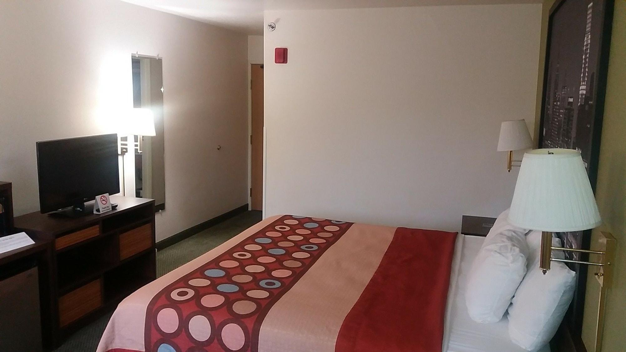 Super 8 By Wyndham West Middlesex/Sharon Area Hotel Ngoại thất bức ảnh