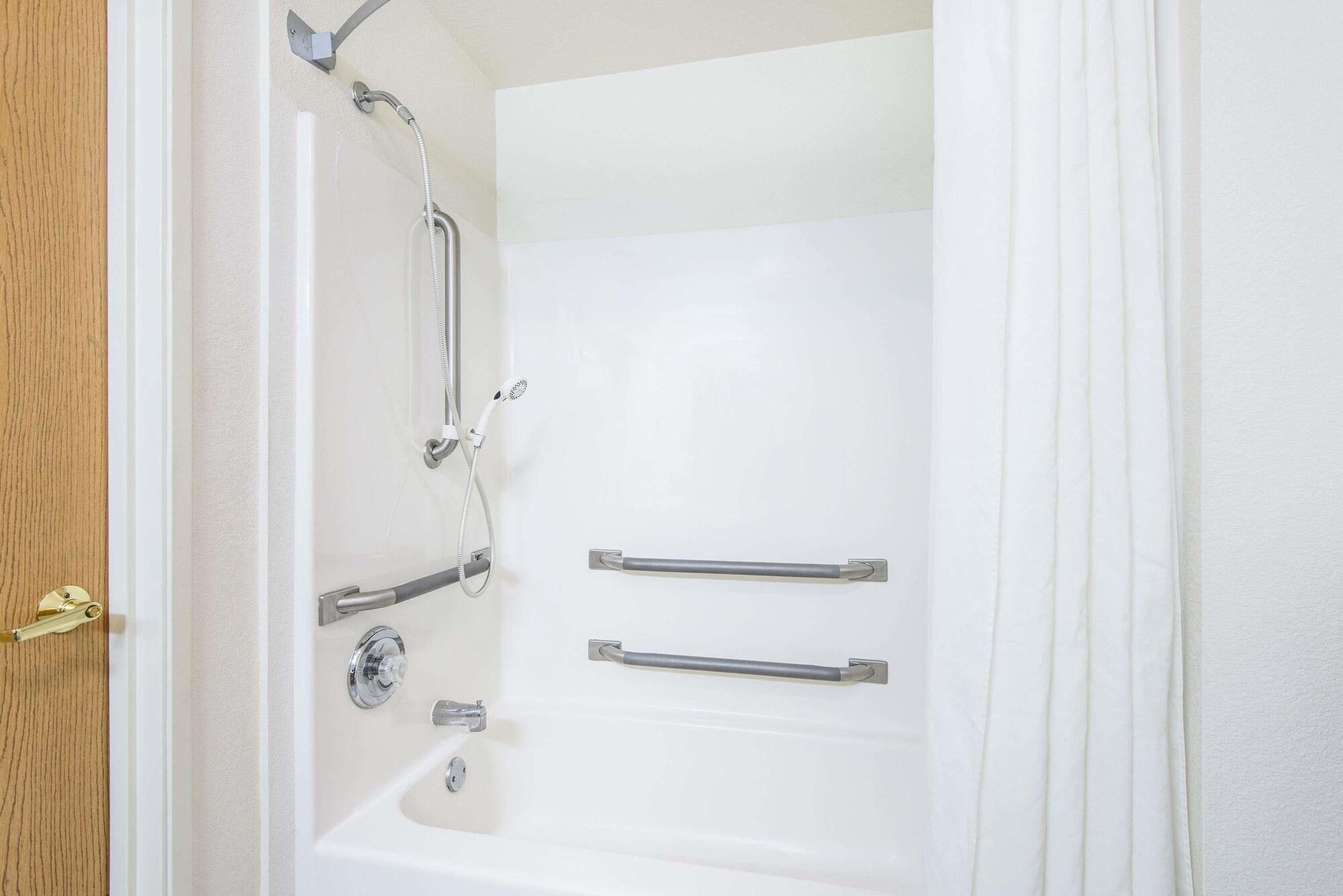 Super 8 By Wyndham West Middlesex/Sharon Area Hotel Ngoại thất bức ảnh