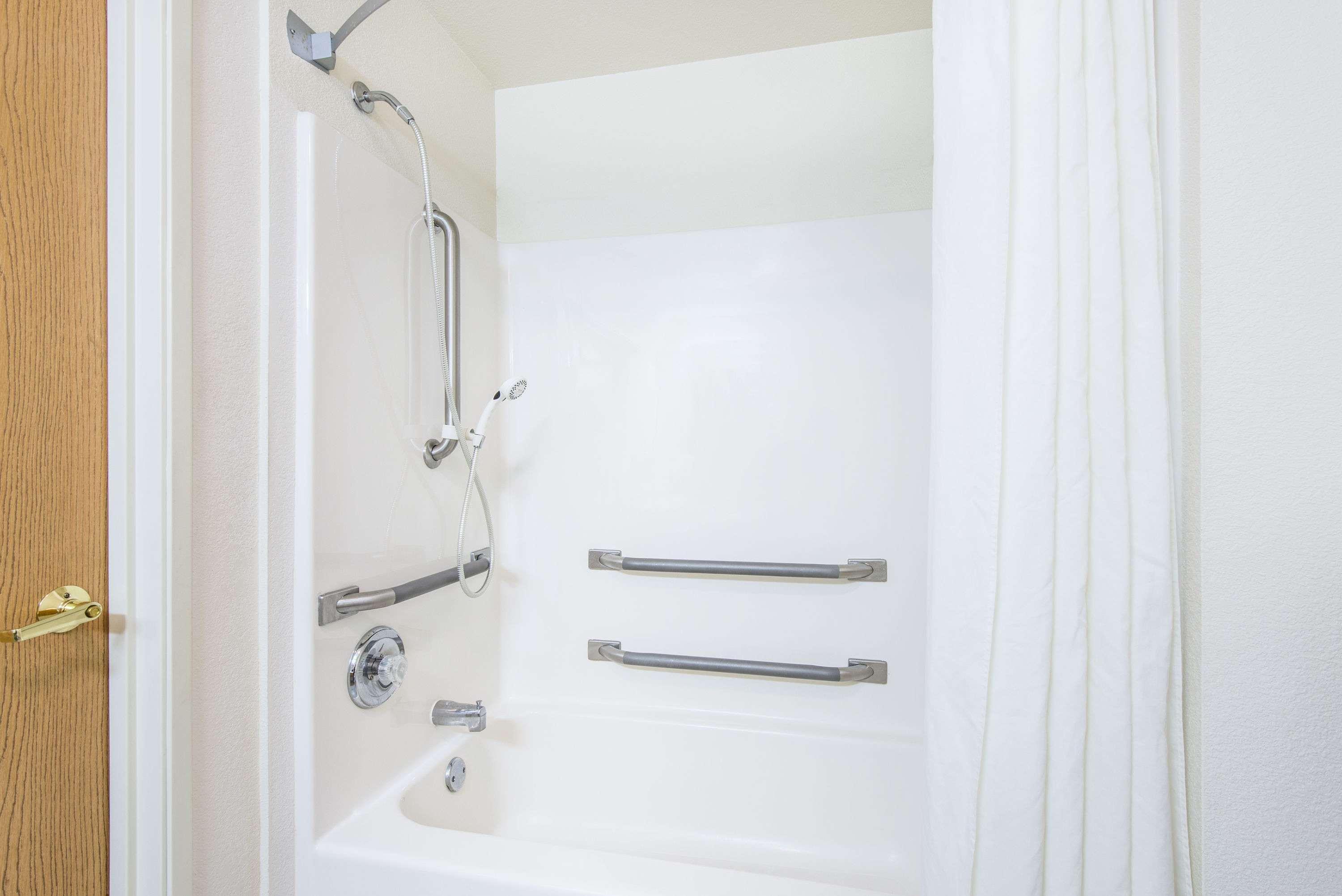 Super 8 By Wyndham West Middlesex/Sharon Area Hotel Ngoại thất bức ảnh